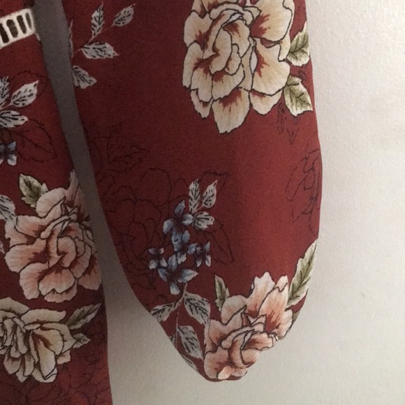 Size X-Small boho flowy top - Picture 3 of 4